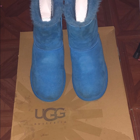 Blue K Bailey Bow Ugg Boots - Picture 2 of 8